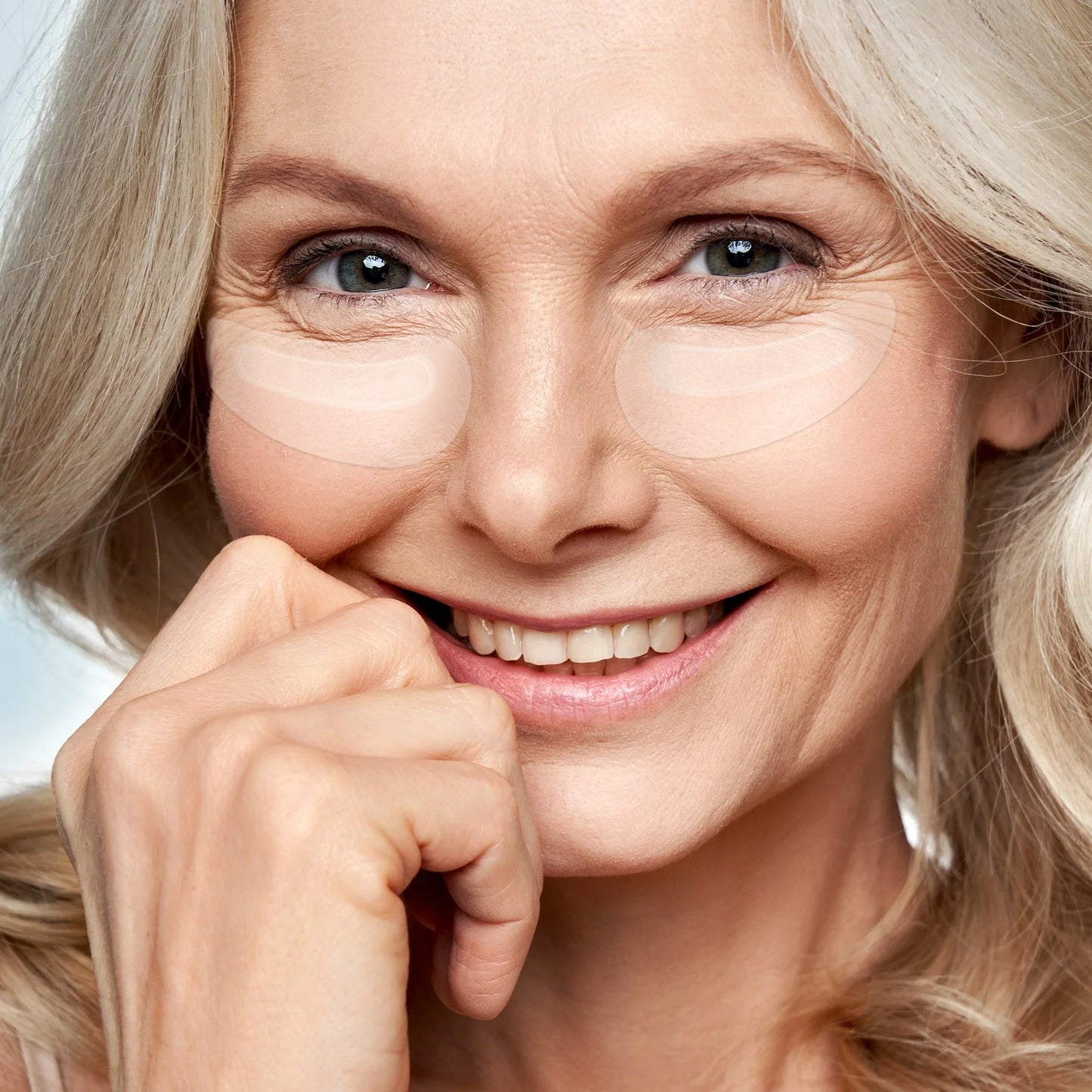 Say Goodbye to Embarrassing Under Eye Bags with MicroGlow